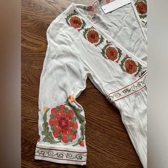 Soft Surroundings Tassel Embroidered Floral caldera topper - Picture 3 of 11